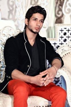 Adnan sheikh model in Karachi