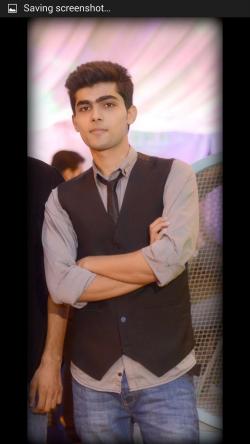 raees malik model in Lahore