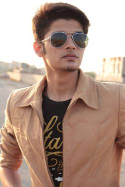 umar zubair model in Multan