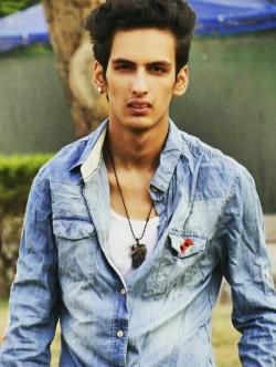 Asfar khan model in Karachi