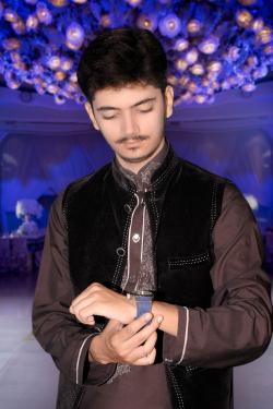 hasnain ali model in Karachi