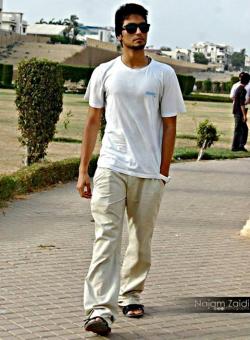 Saad Zaidi model in Karachi